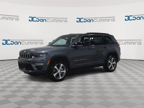 New 2025 Jeep Grand Cherokee Limited w/ Luxury Tech Group II image 8