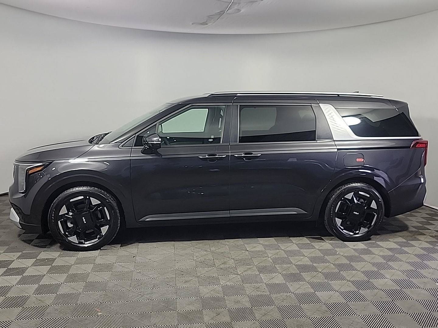 Certified 2026 Kia Carnival EX FWD image 11