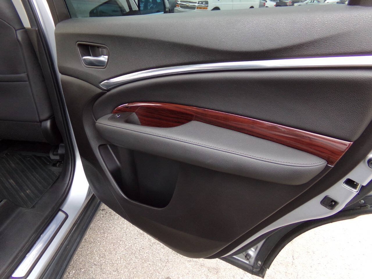 Used 2016 Acura MDX w/ Technology Package AWD/4WD image 25