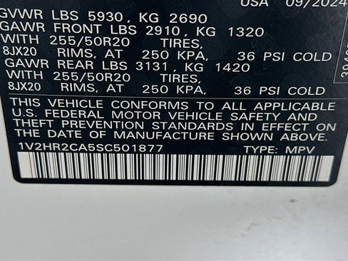 Used 2025 Volkswagen Atlas SE image 12