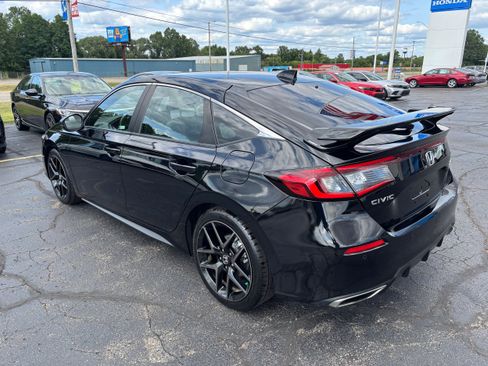 Certified 2024 Honda Civic Sport Touring image 6