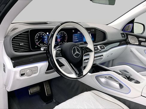 Used 2026 Mercedes-Benz Maybach GLS 600 4MATIC image 18