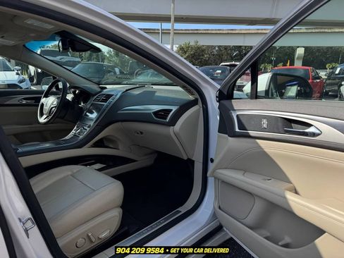 Used 2020 Lincoln MKZ w/ Convenience Package FWD image 33