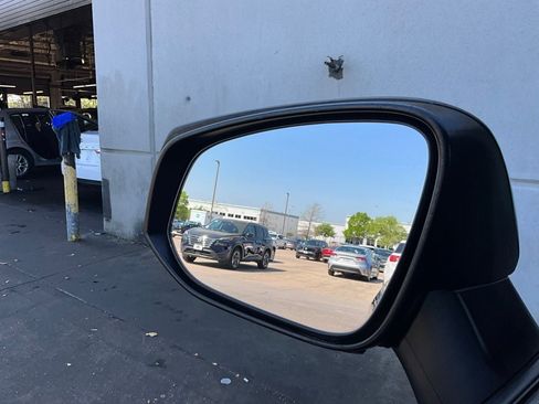 Used 2021 Toyota RAV4 LE image 17