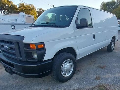 Used 2014 Ford E-250 and Econoline 250 w/ Power Group image 3