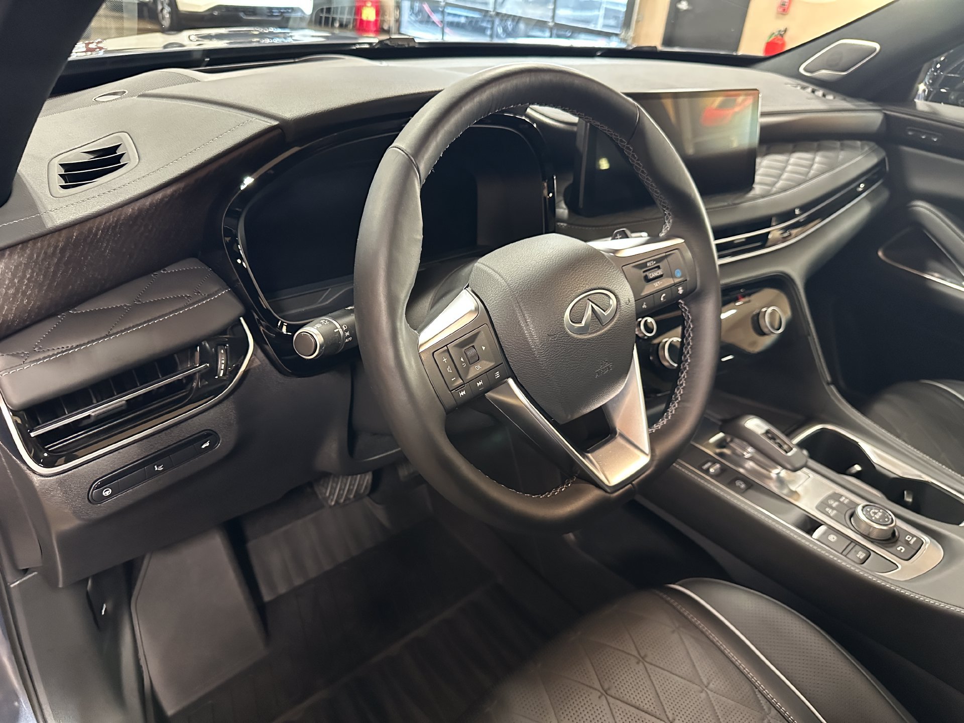 Used 2024 INFINITI QX60 Autograph AWD/4WD image 12