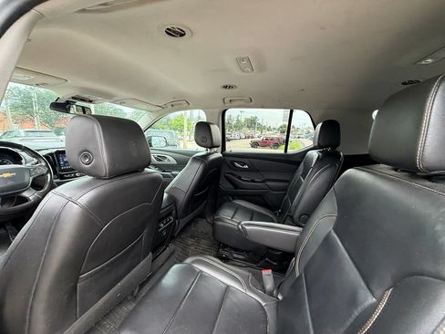 Used 2020 Chevrolet Traverse LT FWD image 23