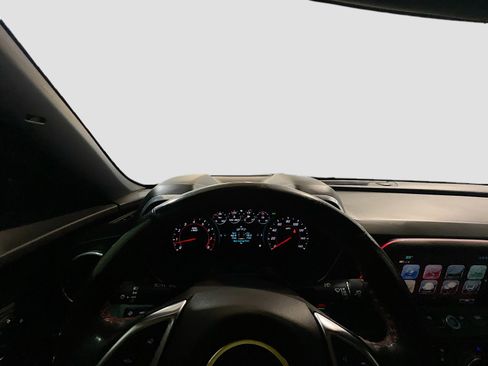 Used 2017 Chevrolet Camaro LT RWD image 7
