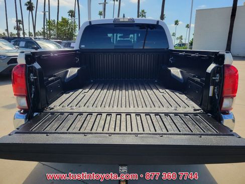 Certified 2018 Toyota Tacoma SR5 image 13