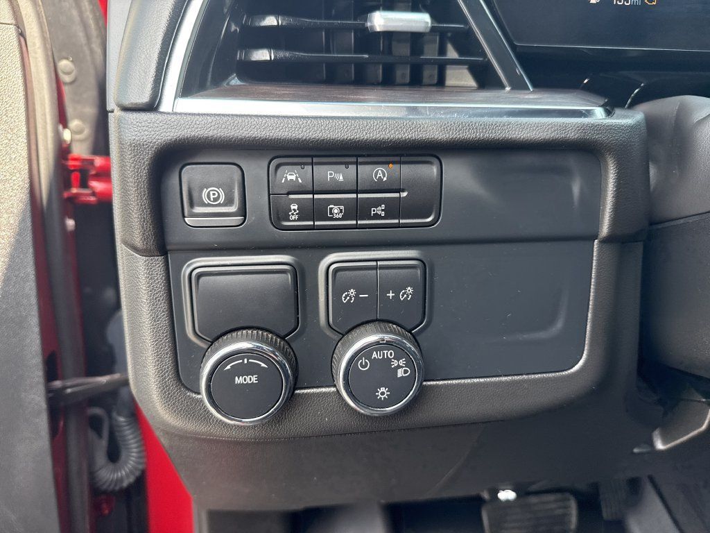 Used 2025 Chevrolet Tahoe LS RWD image 19
