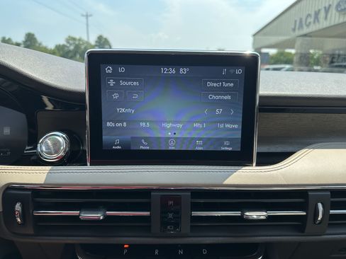 Used 2021 Lincoln Corsair Reserve AWD/4WD image 26