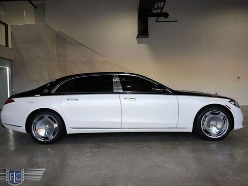 Used 2021 Mercedes-Benz Maybach S 580 4MATIC image 2