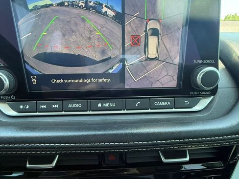 Used 2021 Nissan Rogue SV w/ Premium Package image 32