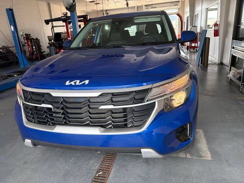 Used 2024 Kia Seltos LX AWD/4WD image 5