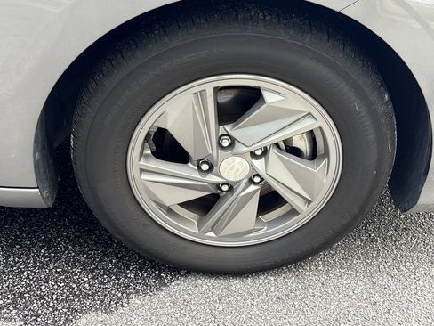 Used 2025 Hyundai Elantra SE FWD image 26
