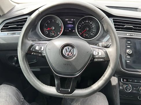 Used 2020 Volkswagen Tiguan SE AWD/4WD image 10