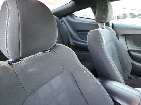 Used 2018 Ford Mustang Coupe image 16