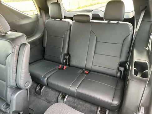 Used 2024 Chevrolet Traverse LT image 23