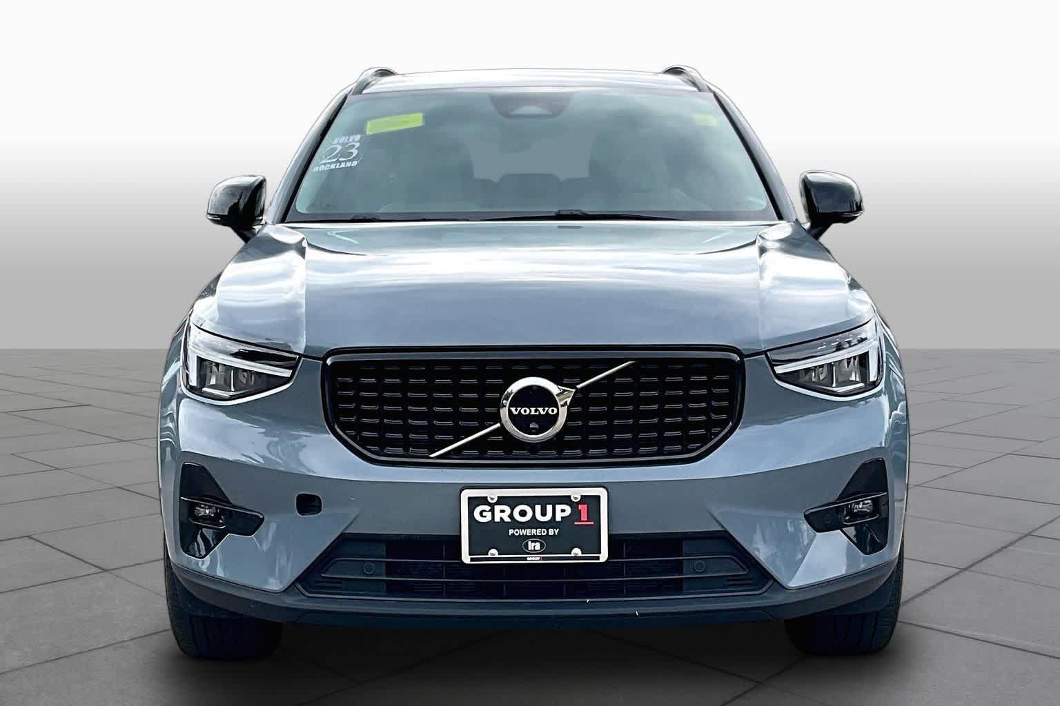 Used 2023 Volvo XC40 B5 Plus w/ Driver Assist Package AWD/4WD image 4