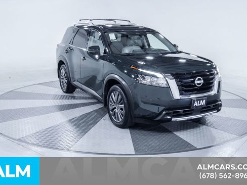 Used 2024 Nissan Pathfinder SL w/ SL Premium Package FWD image 14