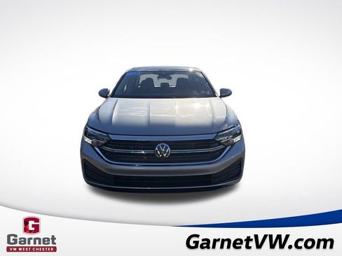 Certified 2023 Volkswagen Jetta SE w/ Panoramic Sunroof Package image 12