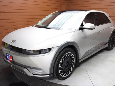 Used 2024 Hyundai Ioniq 5 Limited image 20