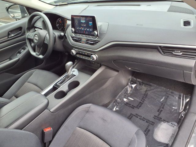 Used 2025 Nissan Altima 2.5 S FWD image 27