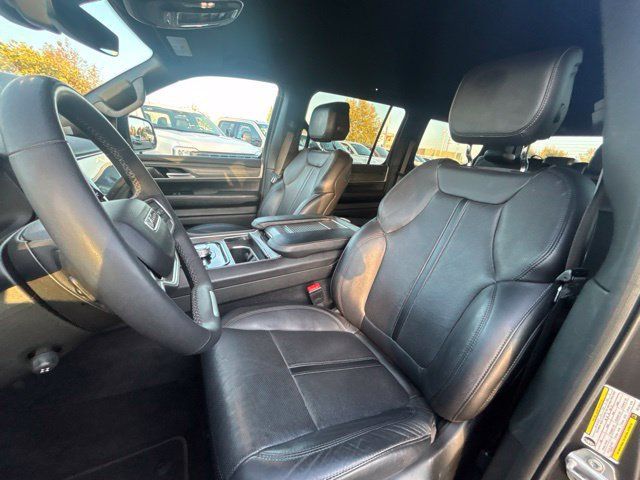 Used 2024 Jeep Wagoneer Series II AWD/4WD image 6