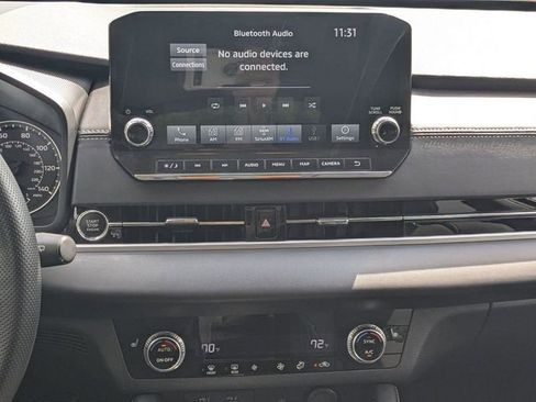 Used 2024 Mitsubishi Outlander SE image 16