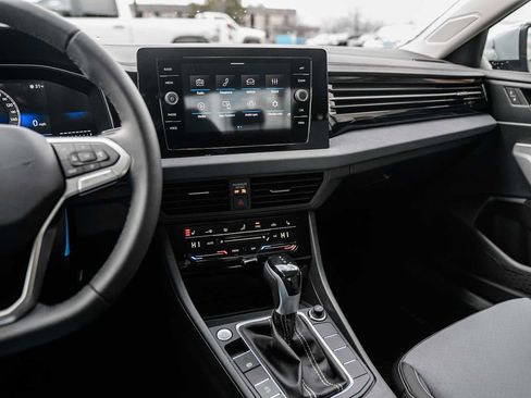 New 2026 Volkswagen Jetta SE image 8