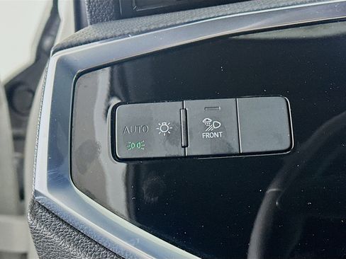 Used 2023 Audi Q3 2.0T Premium image 16