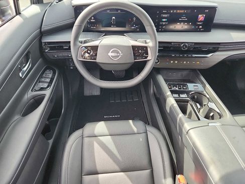 Certified 2025 Nissan Murano SV image 11