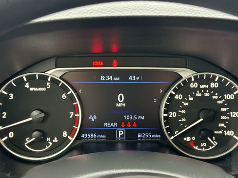 Used 2024 Nissan Altima 2.5 SV FWD image 24