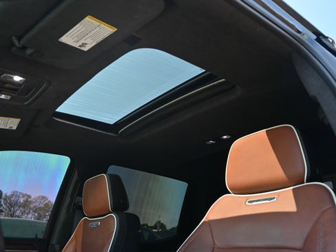 Used 2023 GMC Sierra 1500 Denali Ultimate image 9