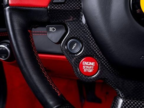 Used 2019 Ferrari 488 Spider image 37