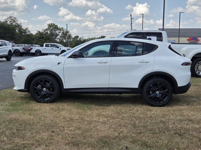 Used 2025 Dodge Hornet GT w/ GT Blacktop Package AWD/4WD image 4