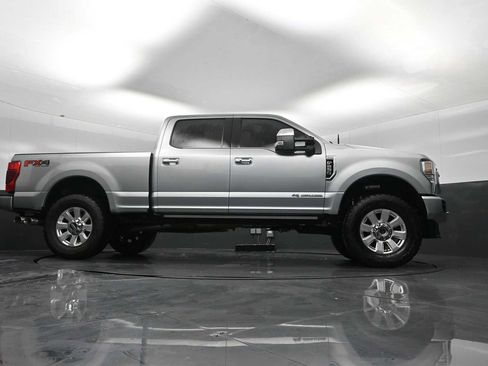 Used 2021 Ford F250 Platinum w/ FX4 Off-Road Package image 19