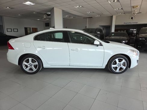 Used 2012 Volvo S60 T5 w/ Climate Pkg FWD image 8
