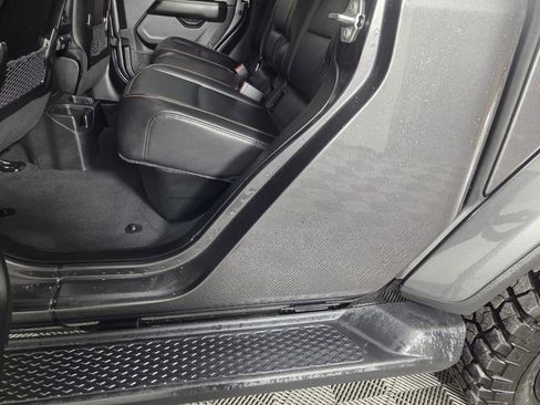 Certified 2025 Jeep Gladiator Sport image 27