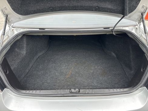 Used 2016 Chevrolet Impala LT image 3