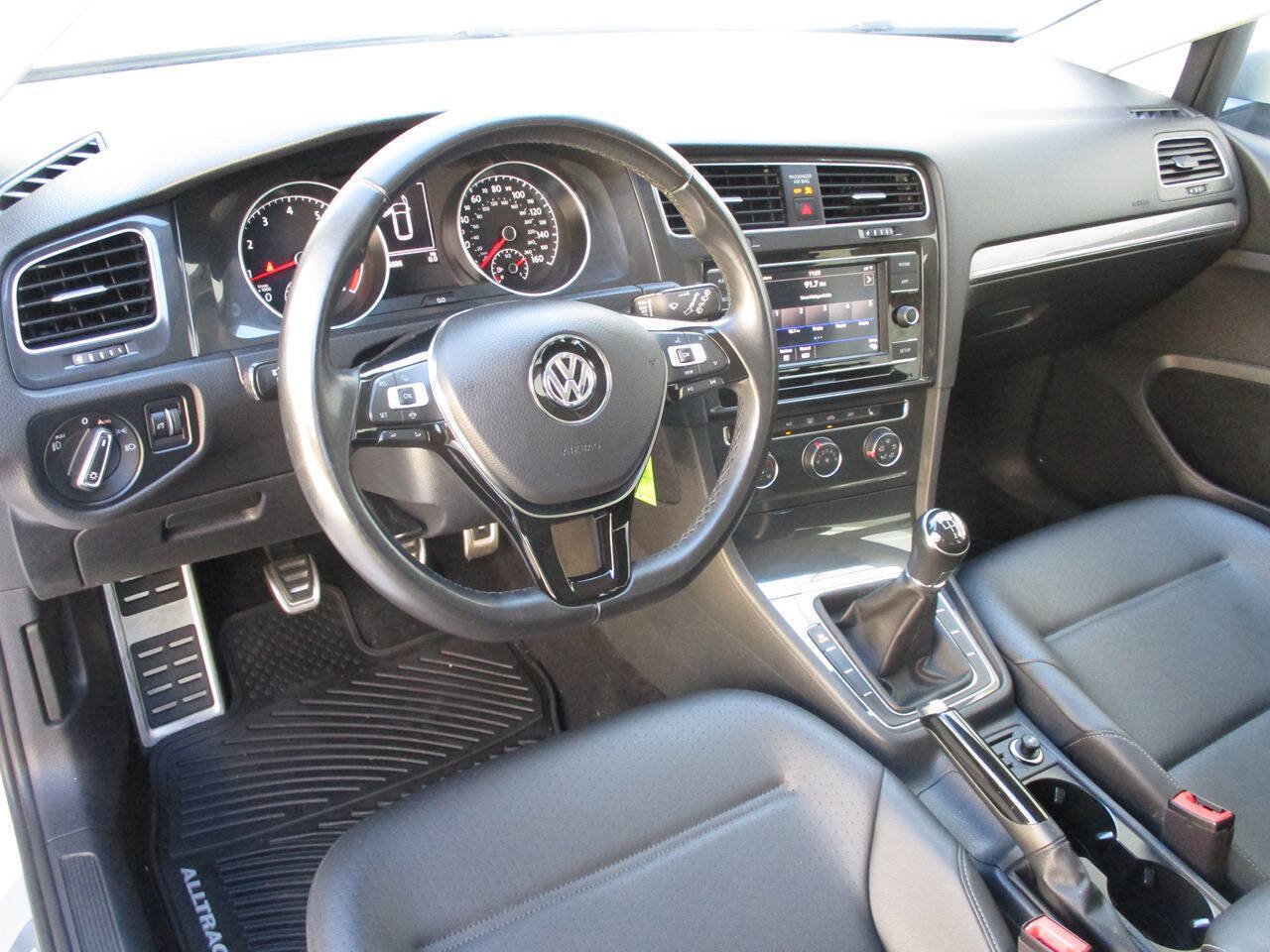 Used 2019 Volkswagen Golf Alltrack S AWD/4WD image 15