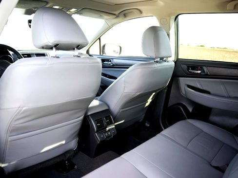 Used 2019 Subaru Outback 3.6R Limited image 26