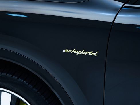 New 2026 Porsche Cayenne E-Hybrid Coupe image 13
