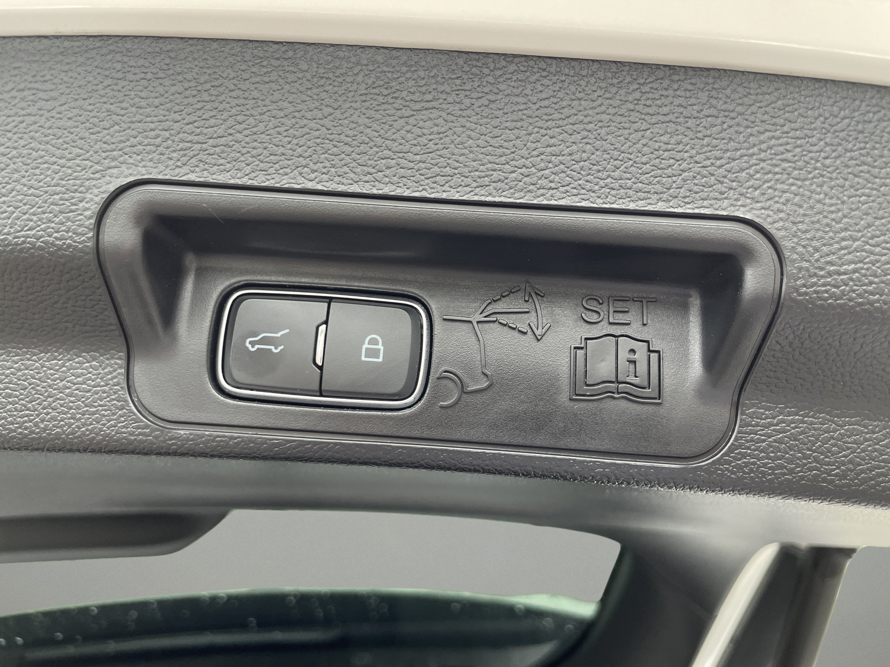 Used 2023 Ford Explorer ST w/ Equipment Group 401A AWD/4WD image 37