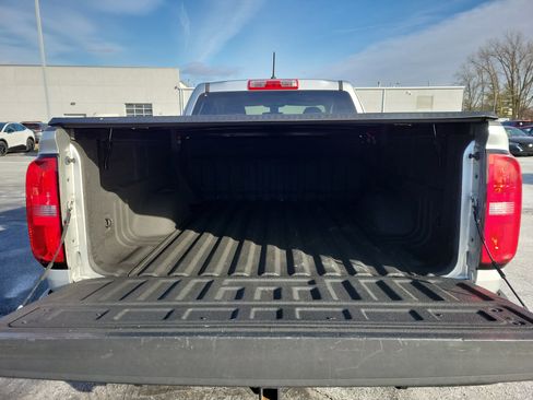 Used 2017 Chevrolet Colorado W/T w/ WT Convenience Package image 8