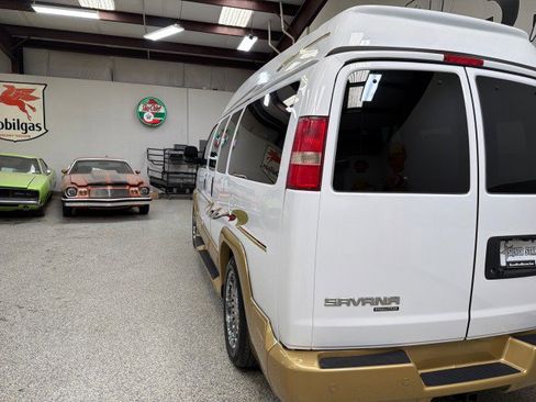 Used 2014 GMC Savana 1500 image 9