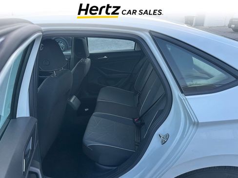 Used 2025 Volkswagen Jetta Sport image 10