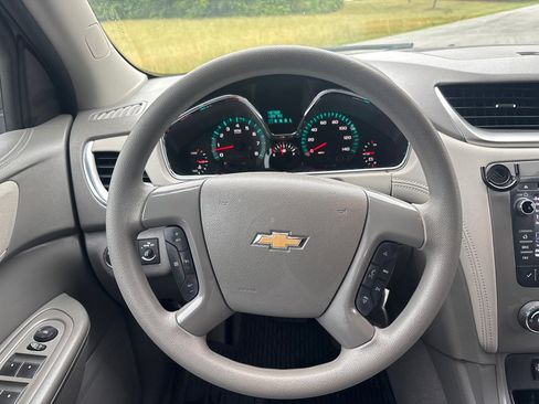 Used 2017 Chevrolet Traverse LS FWD image 14