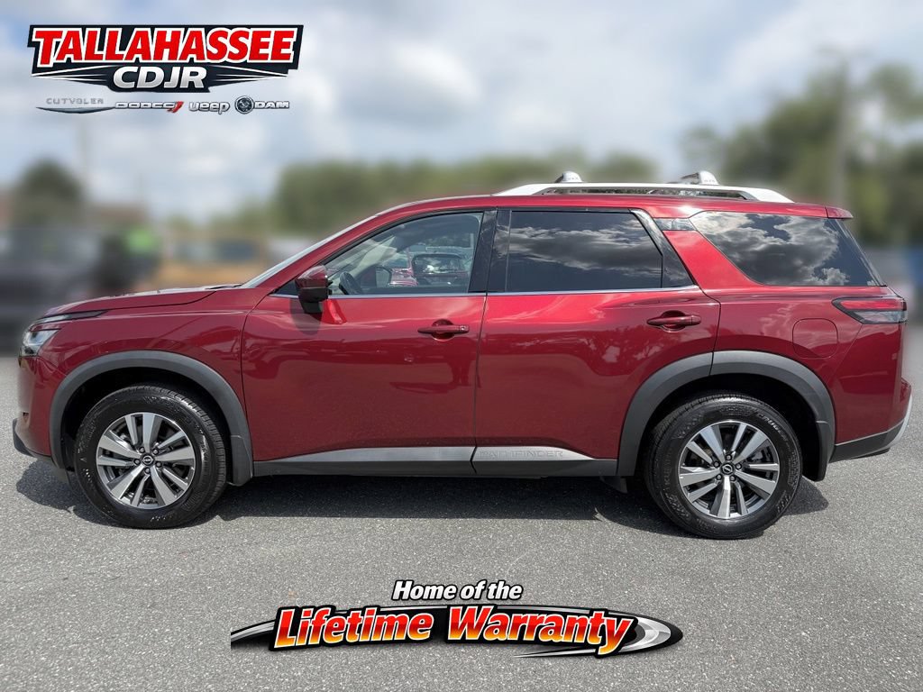 Used 2023 Nissan Pathfinder SL w/ Black Appearance Package AWD/4WD image 8