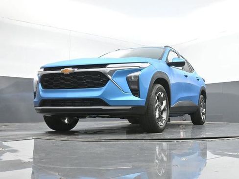 New 2026 Chevrolet Trax LT w/ Driver Confidence Package image 9